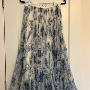H & M women pleated toile print skirt